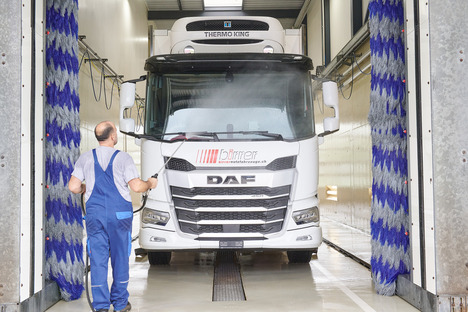 Bediente Waschanlage für LKW und Camper